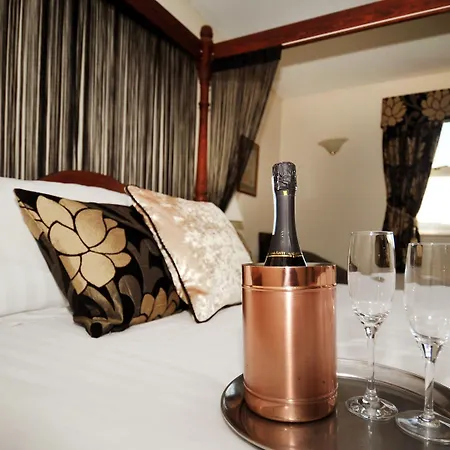 Rusland Pool Hotel 3*