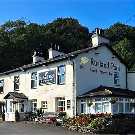 Rusland Pool Hotel 3*