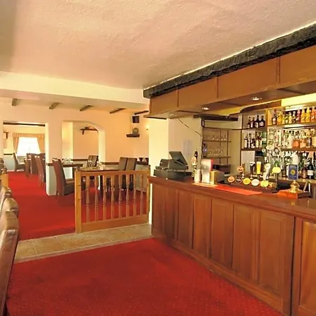 Rusland Pool Hotel Bouth