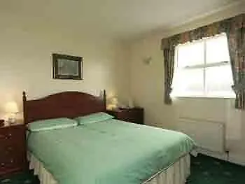 Rusland Pool 3* Bouth