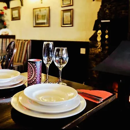 Rusland Pool 3* Bouth