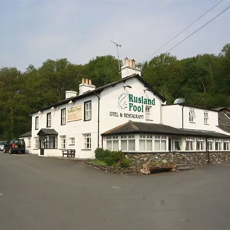 Rusland Pool 3* Bouth